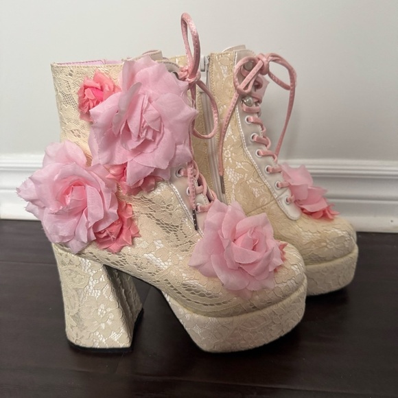 SECRET GARDENS LACE BOOTIES
SUGAR THRILLZ coquette floral goth Fairycore 7 - Picture 4 of 13
